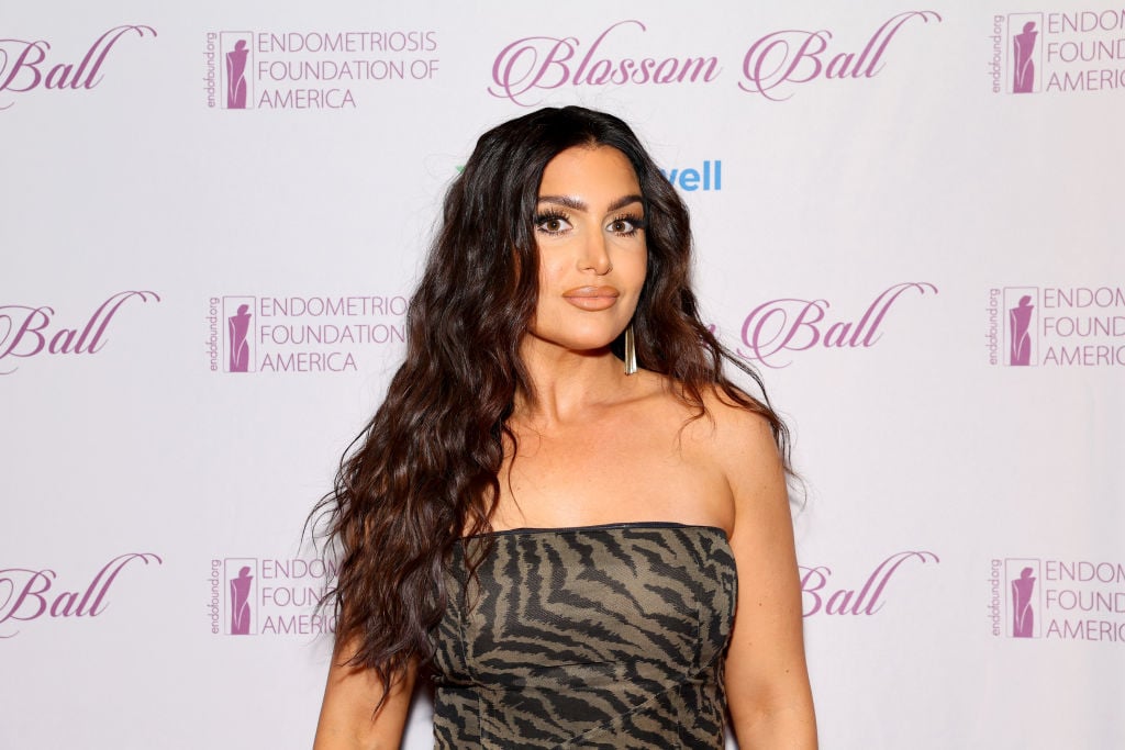 Celebrity Net Worth logo