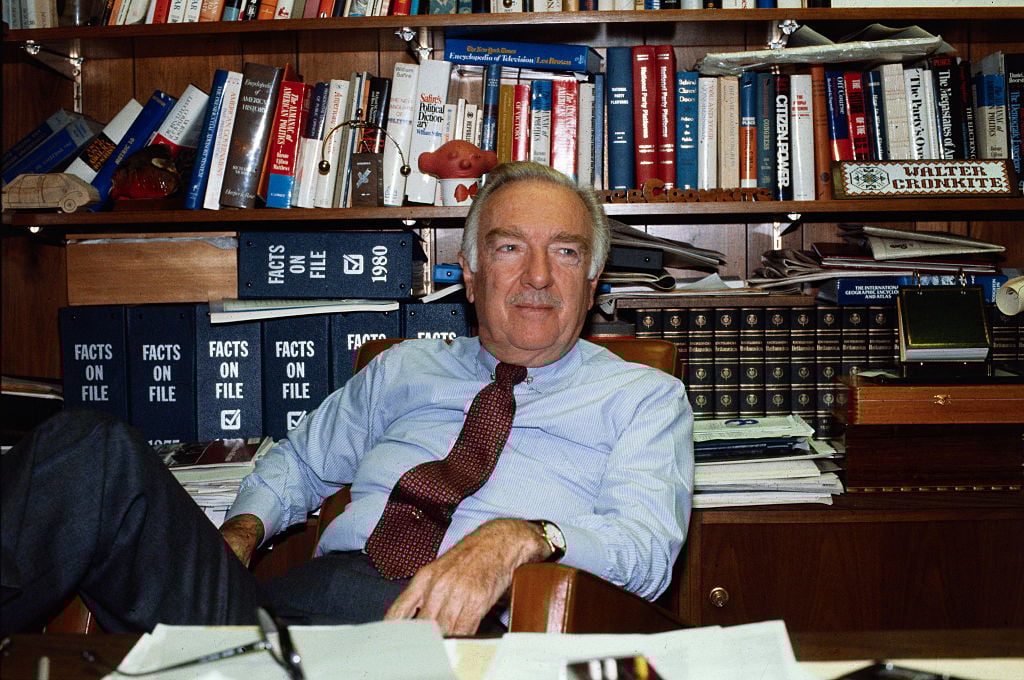 Celebrity Net Worth logo