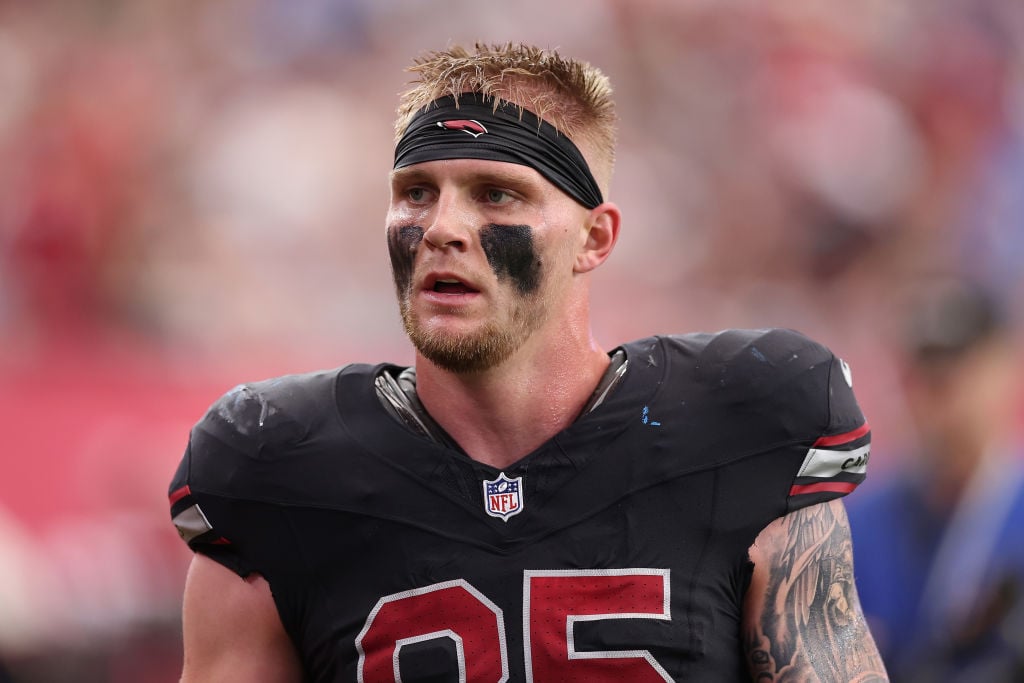 Celebrity Net Worth logo