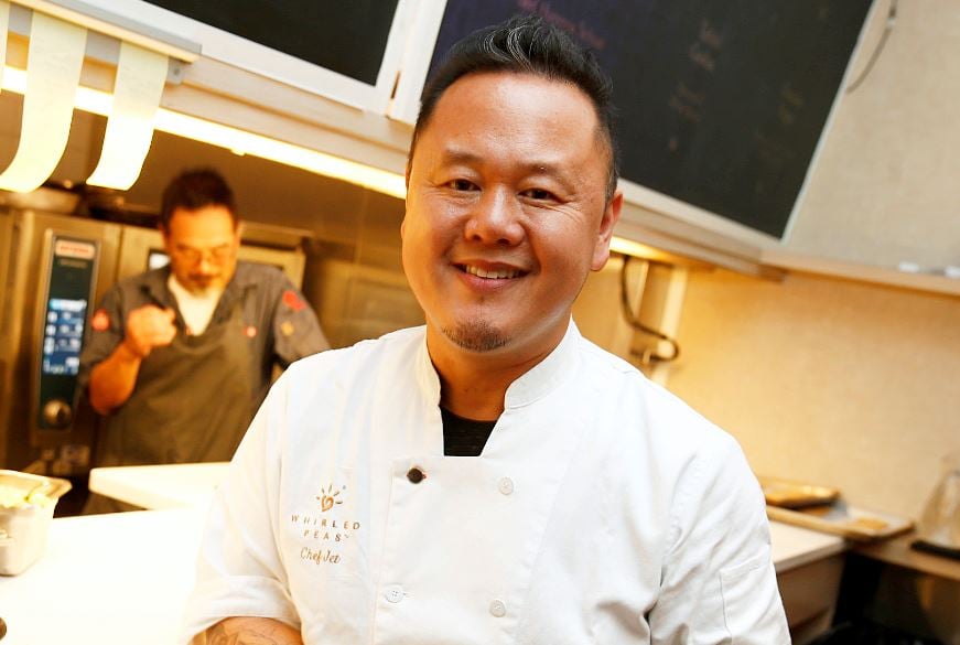 Celebrity Net Worth logo