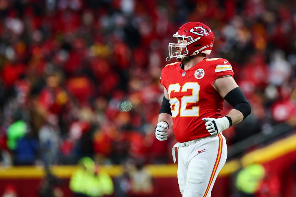 Celebrity Net Worth logo