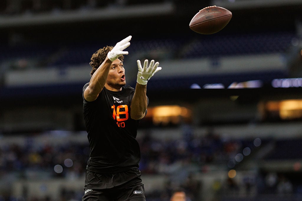 Celebrity Net Worth logo