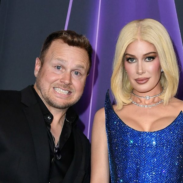 Celebrity Net Worth logo